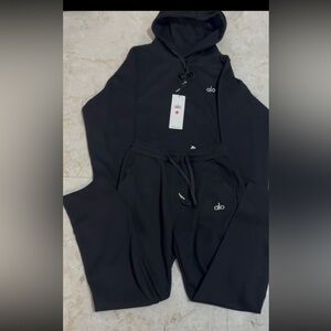 Popular workout yoga lightweight sweatsuit black/silver medium NWT make offers🖤